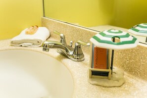 Condo, Multiple Beds (Sandy Retreat) | Bathroom