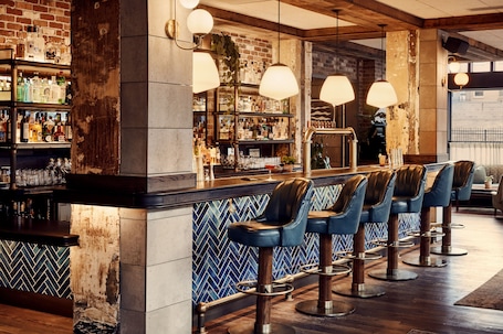 2 restaurants, lunch, brunch served; Mexican cuisine