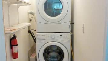 Townhome, 2 Bedrooms (2,5 Bathrooms) | Laundry