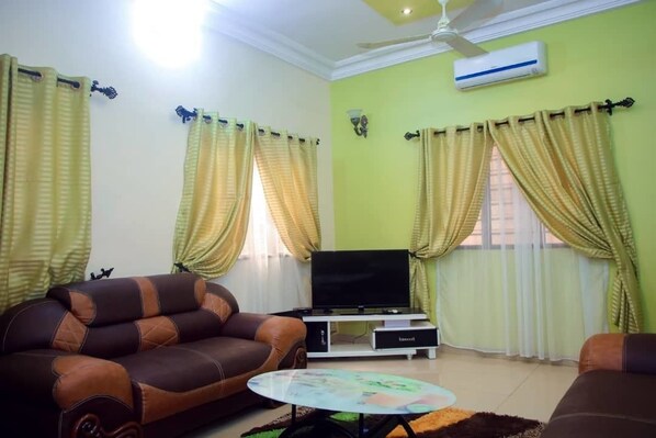 Classic Apartment, 2 Bedrooms | Living area