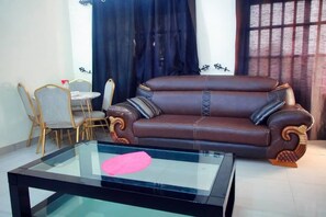 Classic Apartment, 2 Bedrooms | Living area