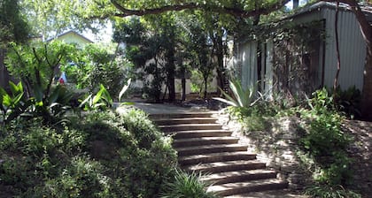 Travis Heights Apartment near SoCo, Downtown, Auditorium Shores, and Boardwalk