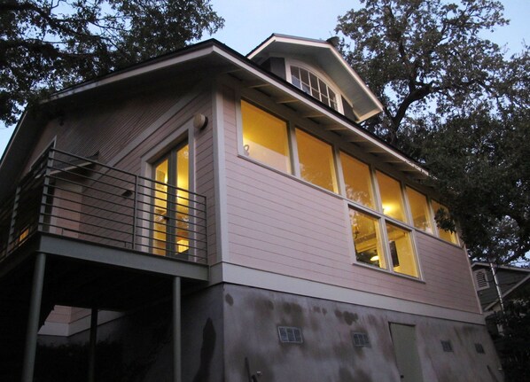 Exterior detail - Travis Heights Apartment near SoCo, Downtown, Auditorium Shores, and Boardwalk (Austin)