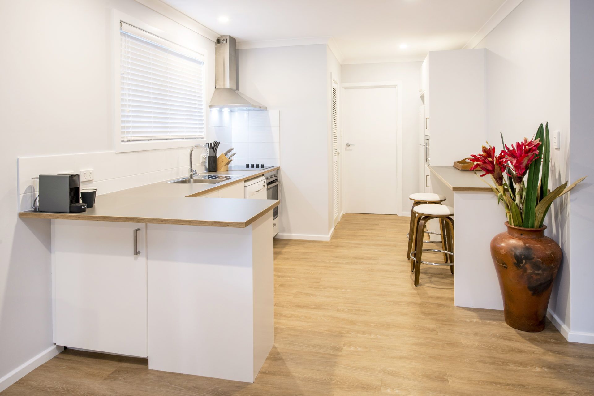 Superb Dual Keyed Home with Stunning Ocean Views just 300 Metres to Beach — image 14