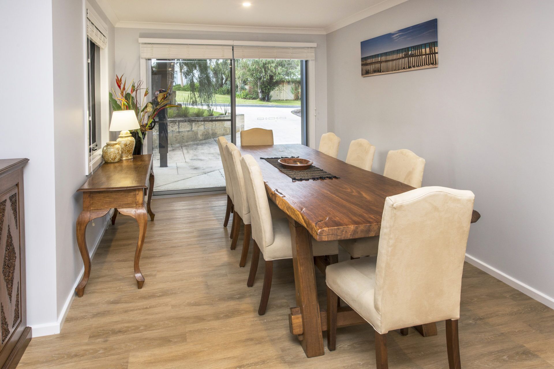 Superb Dual Keyed Home with Stunning Ocean Views just 300 Metres to Beach — image 13