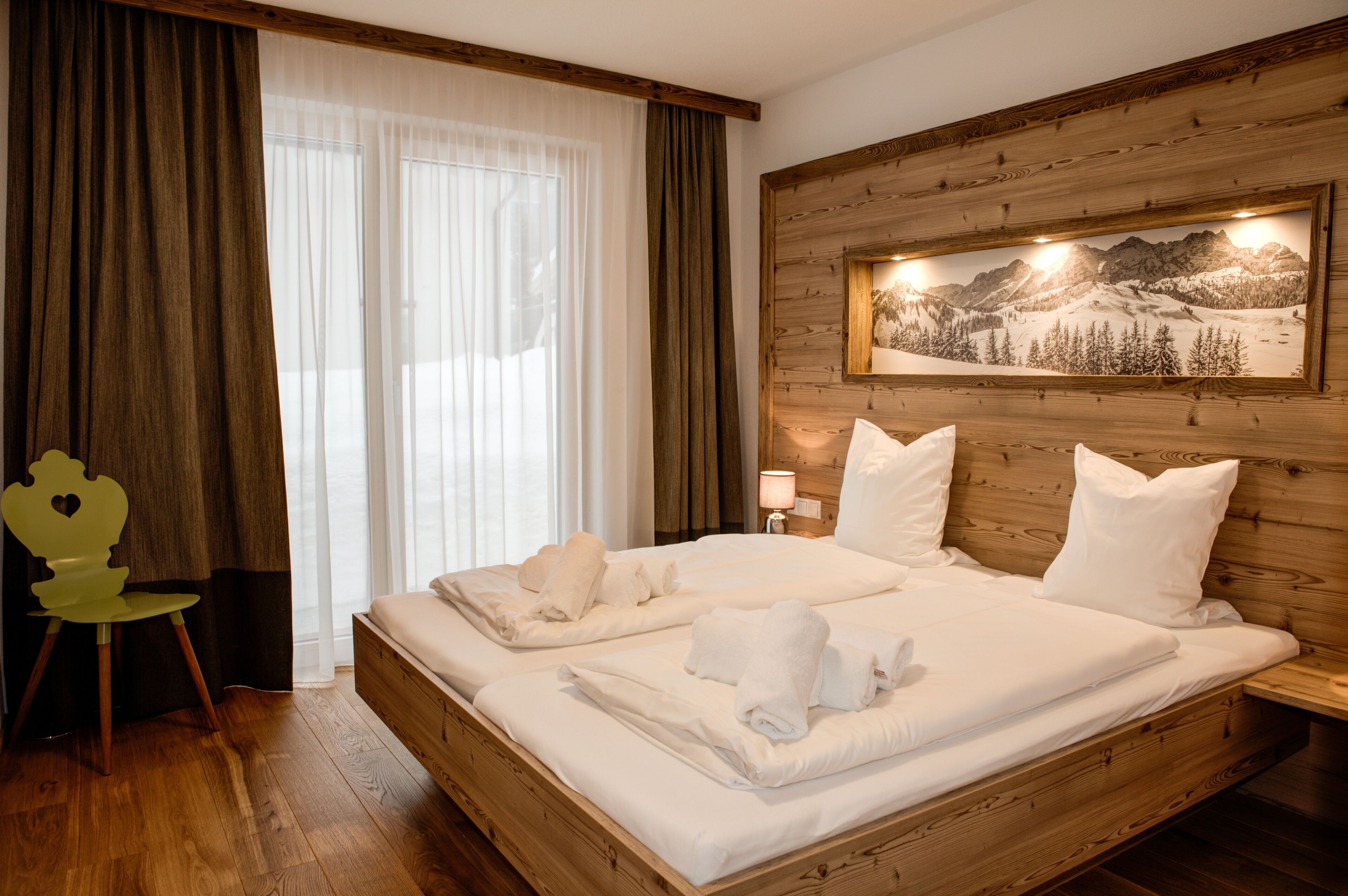5 bedrooms, travel cot, Internet, bed sheets