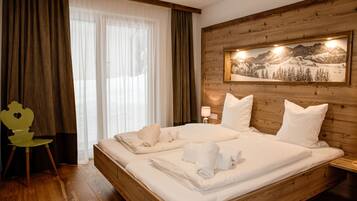 5 bedrooms, travel cot, Internet, bed sheets