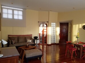 Smart TV, DVD player - Entire Studio-Penthouse De Luxe (Lima)
