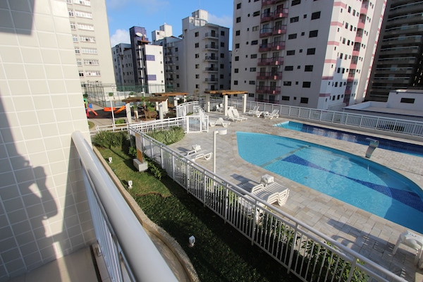 Varanda com vista para o complexo esportivo e de lazer