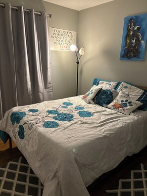 2 chambres, fer et planche à repasser, Wi-Fi gratuit, draps fournis