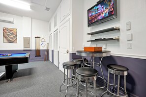 Game room - Welcome to your Perfect Getaway!  4 bed home with pool, spa, and games room (Davenport)