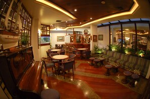 Bar (on property) - Super Luxury Studio Apartment (Centro)
