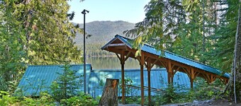 Lake Wenatchee Getaway - Lakefront Weekend Hideout
