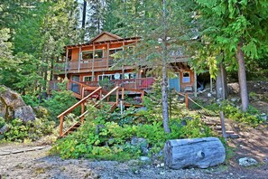 Exterior - Lake Wenatchee Getaway - Lakefront Weekend Hideout (Leavenworth Area)