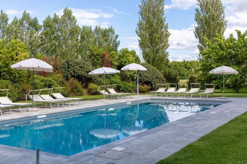 Villa Cangeli - Vacation Rental with swimming pool in Valdichiana, Tuscany.