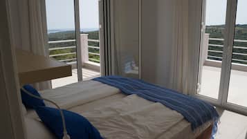 3 chambres, fer et planche Ă repasser, Wi-Fi, draps fournis