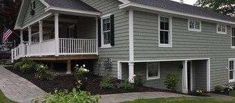 ¡5 estrellas!<br>Nueva construcción, apartamento de 1 dormitorio Back Cove con vistas al agua! 