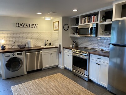 5 Star Back Cove Hide-Away 1 bedroom Back Cove apartment with water views! 