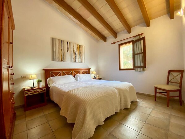 7 chambres, fer et planche à repasser, Wi-Fi, literie fournie