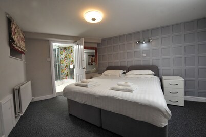 Harrogate Convention View - Harrogate Town Centre - 3 EnSuite Bedrooms - Parking