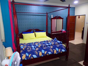 4 عدّة غرف نوم وملاءات من ا لقطن المصري وأغطية فراش متميزة