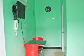 Standard Room | In-room dining