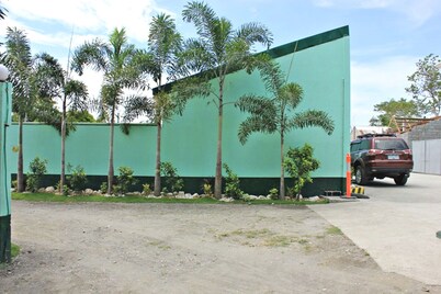 Bulalo Mangrove Inn
