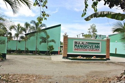 Bulalo Mangrove Inn