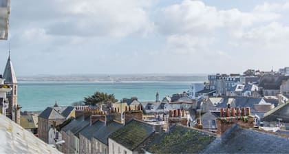 Seren House au centre de la belle ville de St Ives avec parking.
