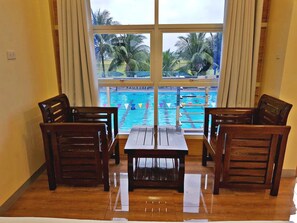 Family Room | Living room | TV - Eduardo's Resort (Calapan)