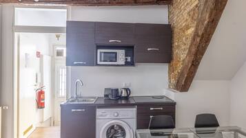 Comfort-Apartment, 1 Schlafzimmer | Eigene Küche | Großer Kühlschrank, Mikrowelle, Herdplatte, Espressomaschine