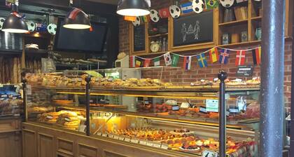 Charming two-room apartment in Montmartre