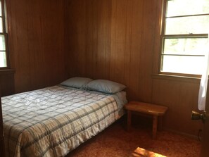 2 bedrooms, internet, bed sheets