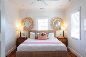 4 habitaciones, escritorio, tabla de planchar con plancha y wifi 