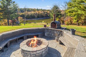 Property grounds - Lakefront Paradise: Views, Heated Pool, Games! Summer & Winter Fun For Everyone! (Monticello)