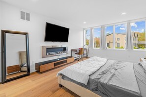 5 Schlafzimmer, Schreibtisch, Bügeleisen/Bügelbrett, kostenloses WLAN