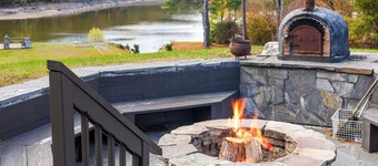 Lakefront Paradise: Views, Heated Pool, Games! Summer & Winter Fun For Everyone!