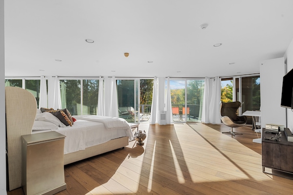 6 dormitoris, escriptori, planxa i posts de planxar i wifi gratuïta