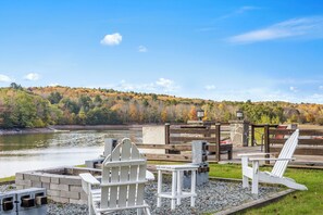 Property grounds - Lakefront Paradise: Views, Heated Pool, Games! Summer & Winter Fun For Everyone! (Monticello)