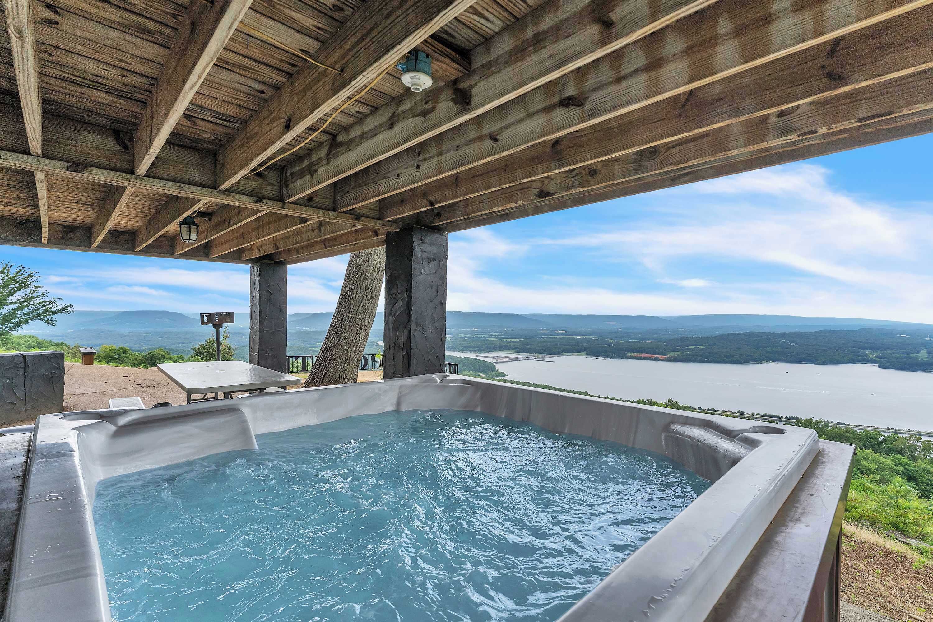 Tina de hidromasaje al aire libre