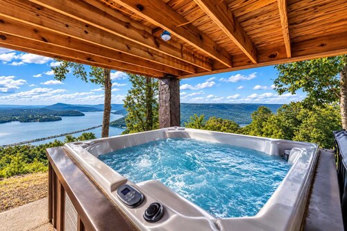 Pop & Granny's cabin with a fire pit, hot tub, & indoor pool!