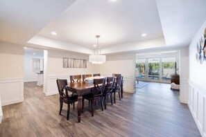 Dining - Backyard Paradise, Pool & Waterslide, Theater, BBQ (Scottsdale)