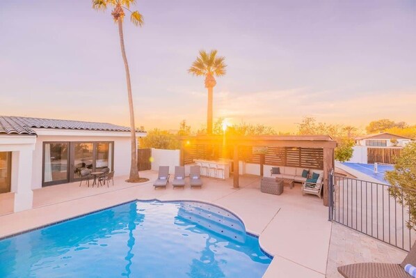 Piscine extérieure, piscine chauffée