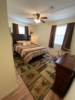 3 chambres, fer et planche à repasser, lit parapluie, Wi-Fi gratuit