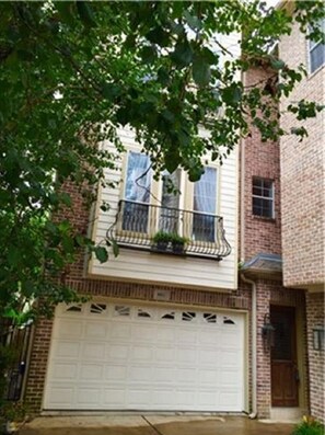 Exterior - Super location, luxury rental (Houston)