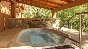 Outdoor spa tub - 2 BR Condo | Fantastic Mountain Adventure (Keystone)