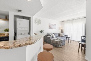 Smart TV, fireplace, ping pong