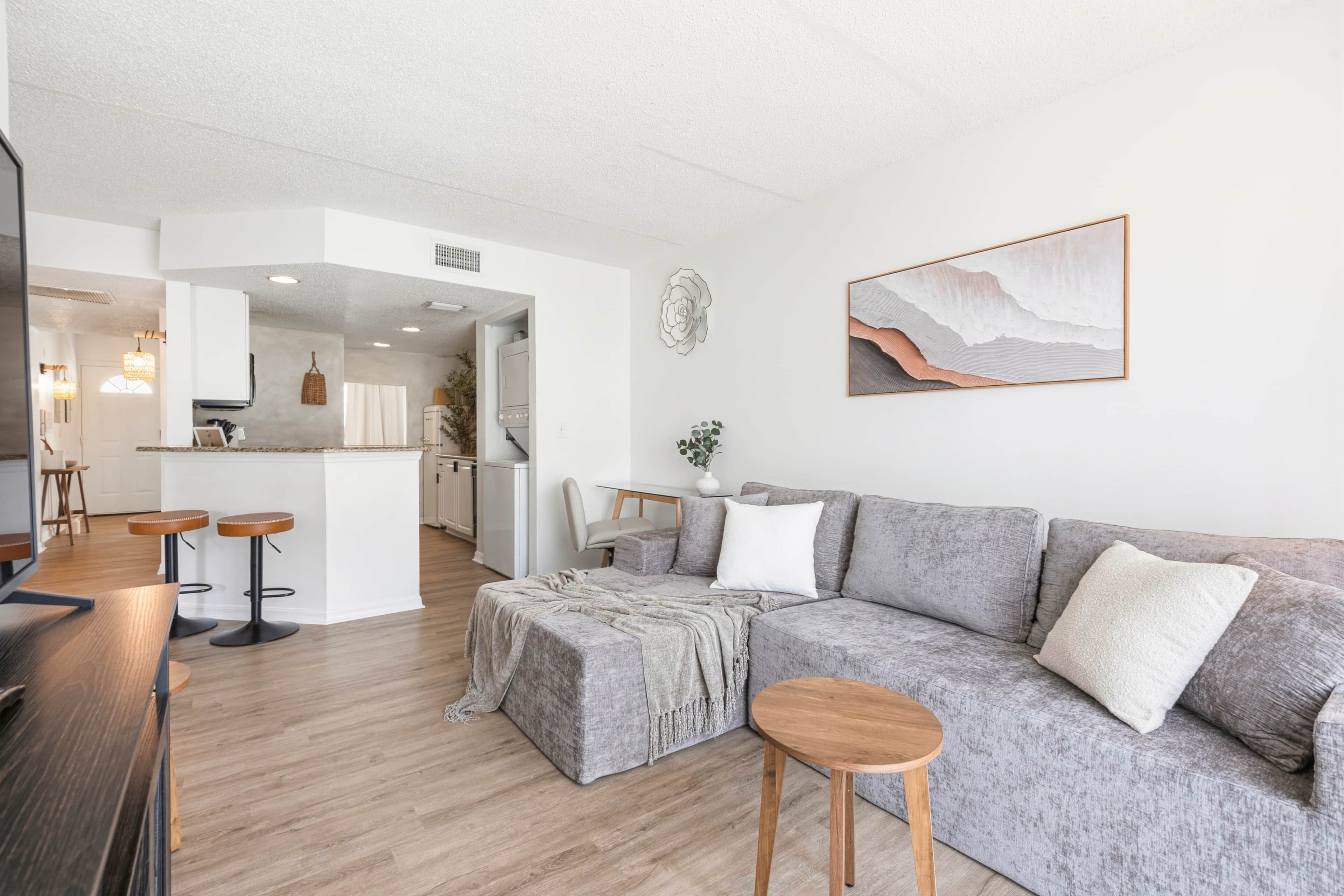 Smart TV, fireplace, table tennis