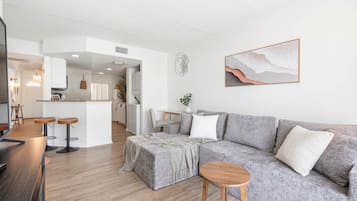 Smart TV, fireplace, table tennis