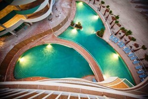 Indoor pool, outdoor pool